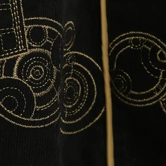 Elegant Black Double-Breasted Women's Coat - Picture 7 of 10